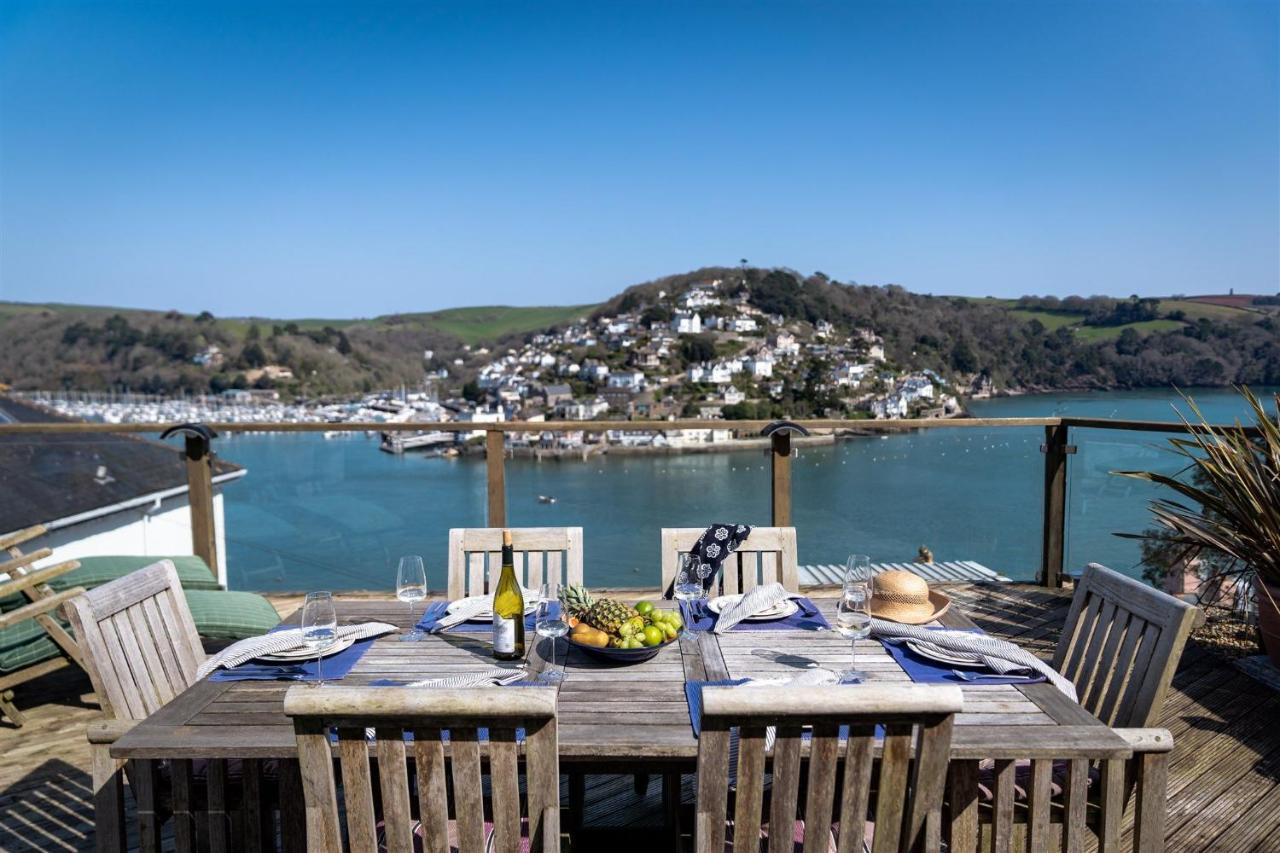 Uphigh - Elevated Family Home With Stunning River Views Dartmouth Eksteriør bilde