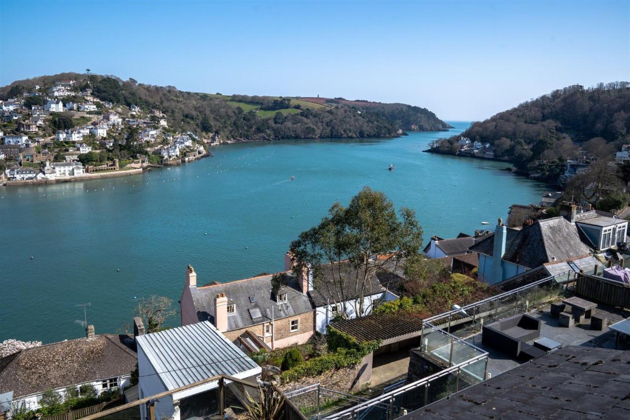 Uphigh - Elevated Family Home With Stunning River Views Dartmouth Eksteriør bilde