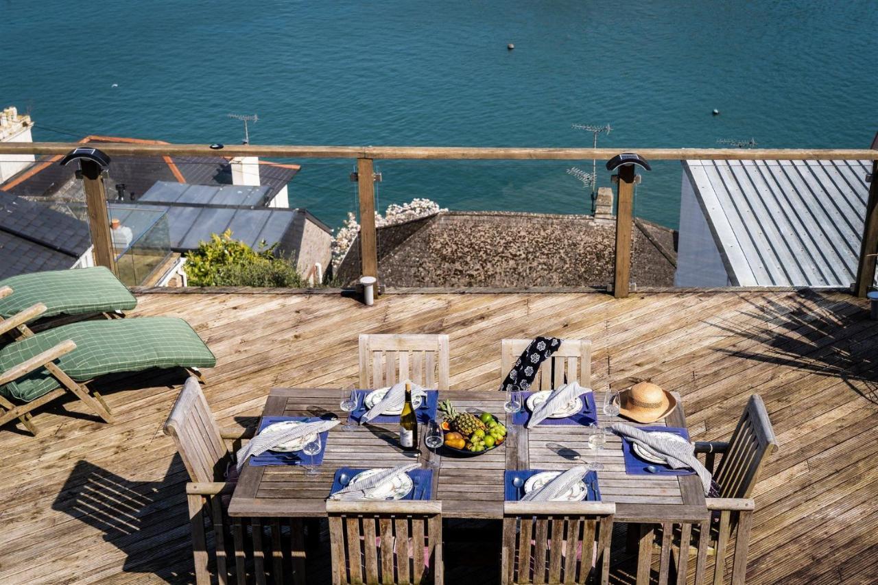 Uphigh - Elevated Family Home With Stunning River Views Dartmouth Eksteriør bilde