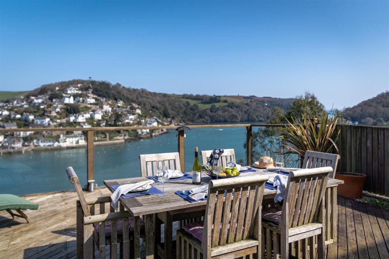 Uphigh - Elevated Family Home With Stunning River Views Dartmouth Eksteriør bilde