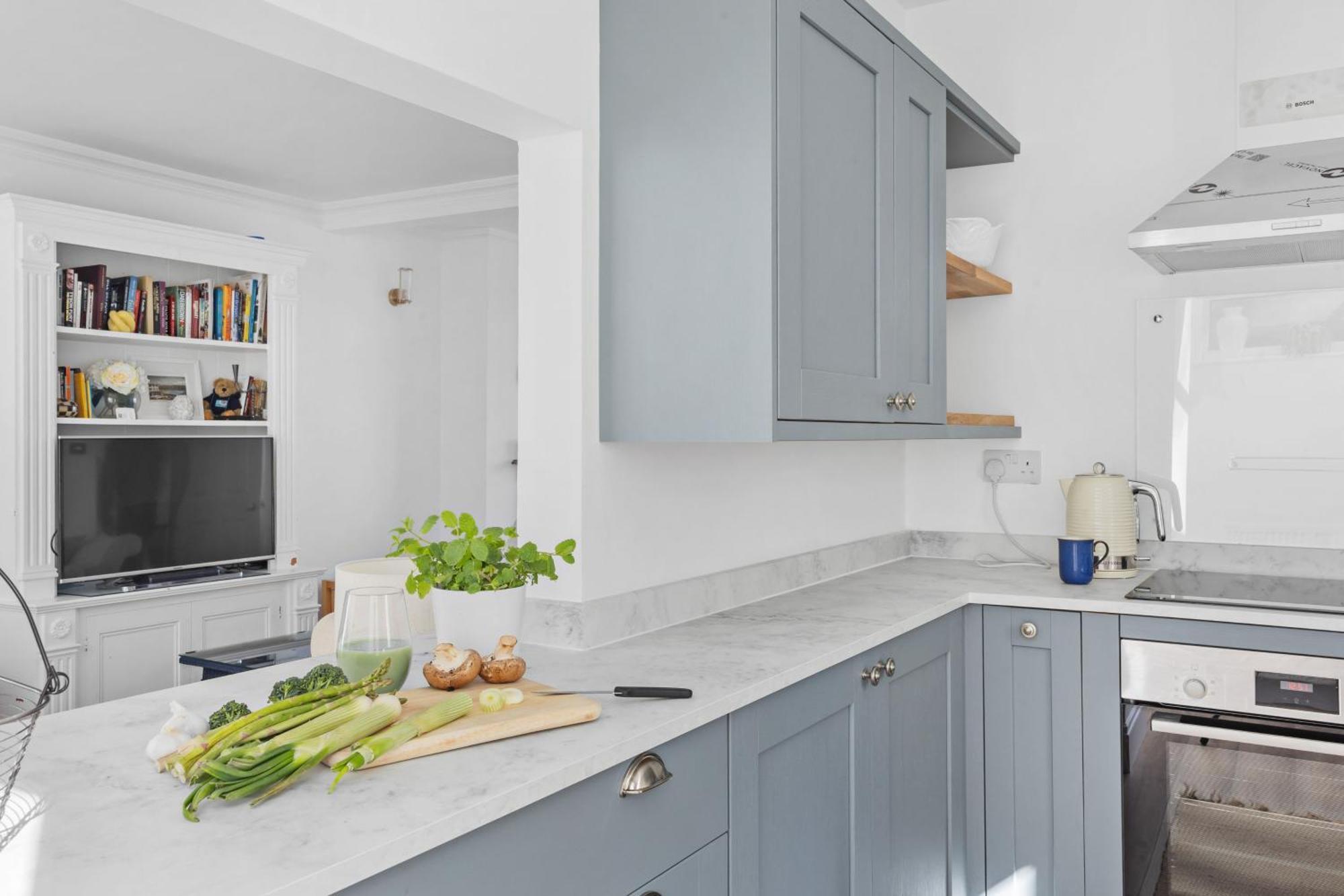 Uphigh - Elevated Family Home With Stunning River Views Dartmouth Eksteriør bilde