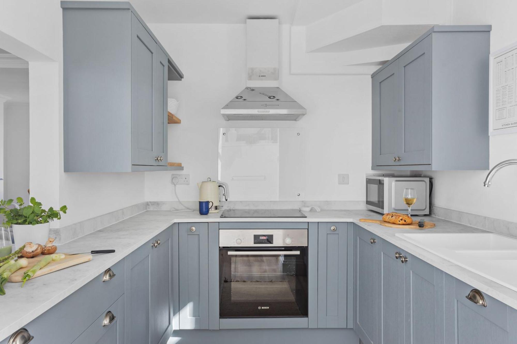 Uphigh - Elevated Family Home With Stunning River Views Dartmouth Eksteriør bilde