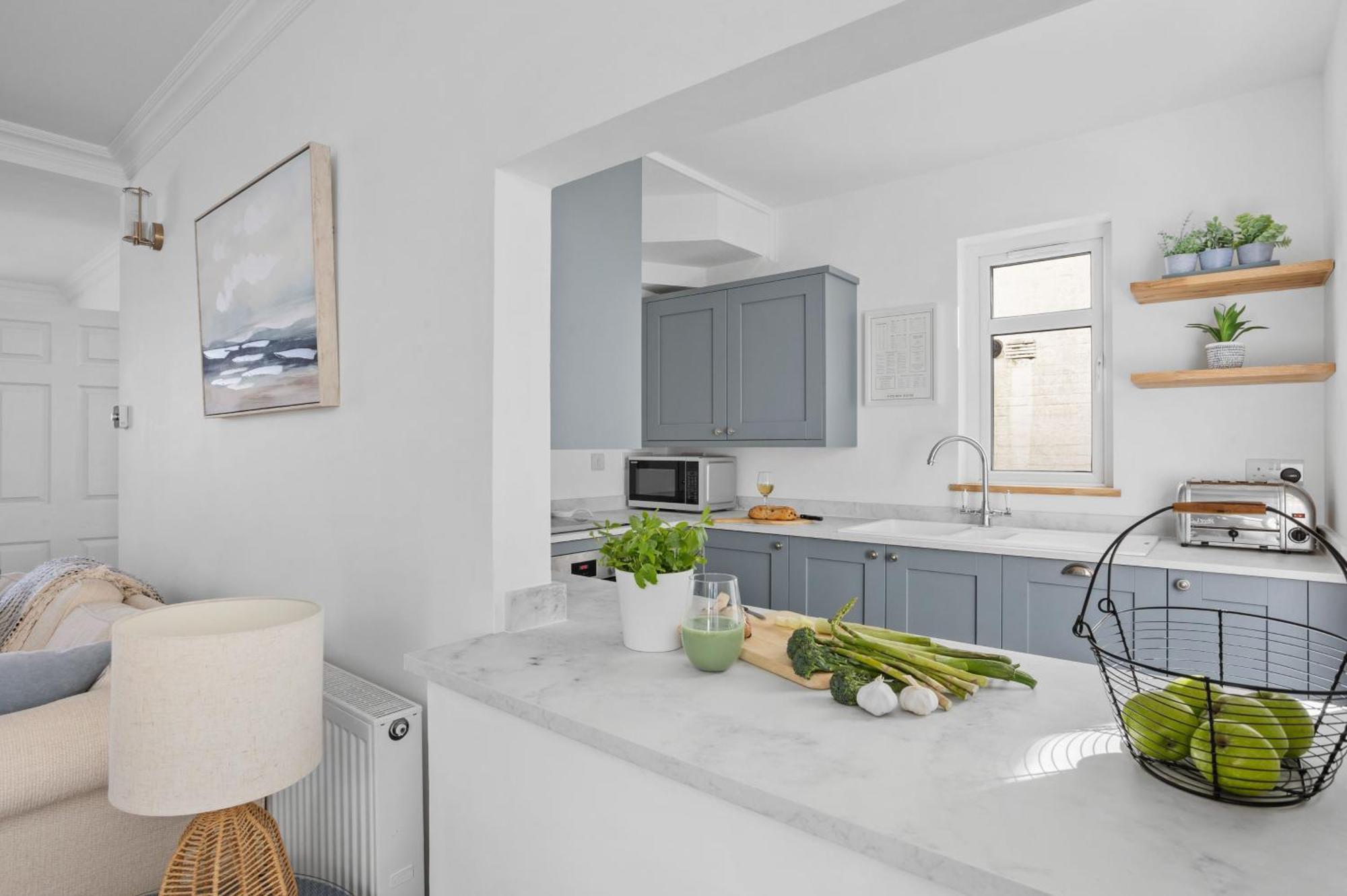 Uphigh - Elevated Family Home With Stunning River Views Dartmouth Eksteriør bilde